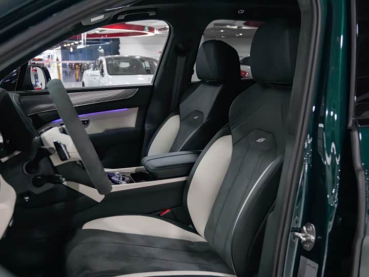 Bentley Bentayga 2022 2022款 4.0T V8 S