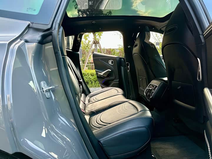 Aston Martin DBX 2022 2022款 3.0T STRAIGHT-SIX