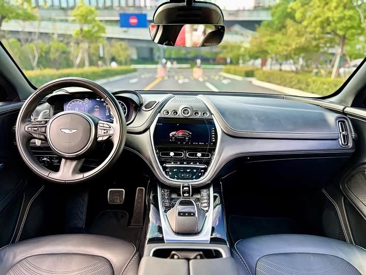 Aston Martin DBX 2022 2022款 3.0T STRAIGHT-SIX