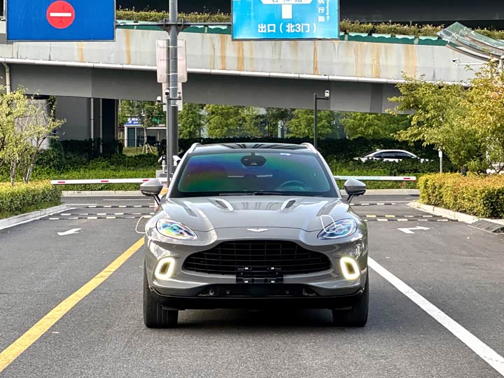 Aston Martin DBX 2022 2022款 3.0T STRAIGHT-SIX