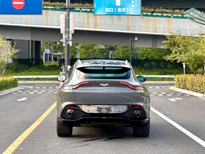Aston Martin DBX 2022 2022款 3.0T STRAIGHT-SIX