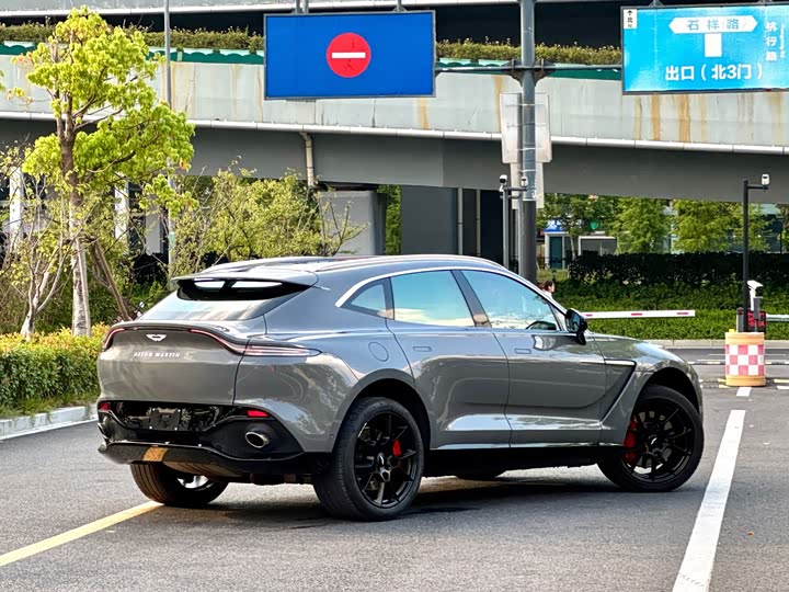 Aston Martin DBX 2022 2022款 3.0T STRAIGHT-SIX