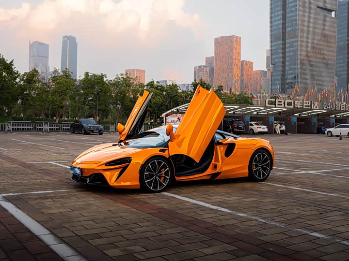 McLaren Artura 2023 2023款 3.0T Hybrid 标准型