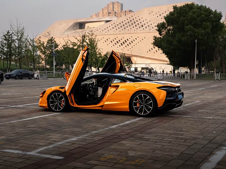 McLaren Artura 2023 2023款 3.0T Hybrid 标准型