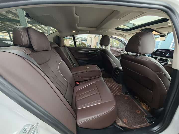 BMW 5 Series Hybrid 2022 2022款 535Le 豪华套装