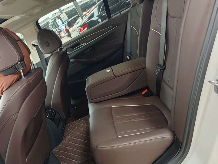 BMW 5 Series Hybrid 2022 2022款 535Le 豪华套装