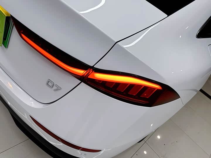 Roewe D7 2023 2023款 DMH 125km 超越版