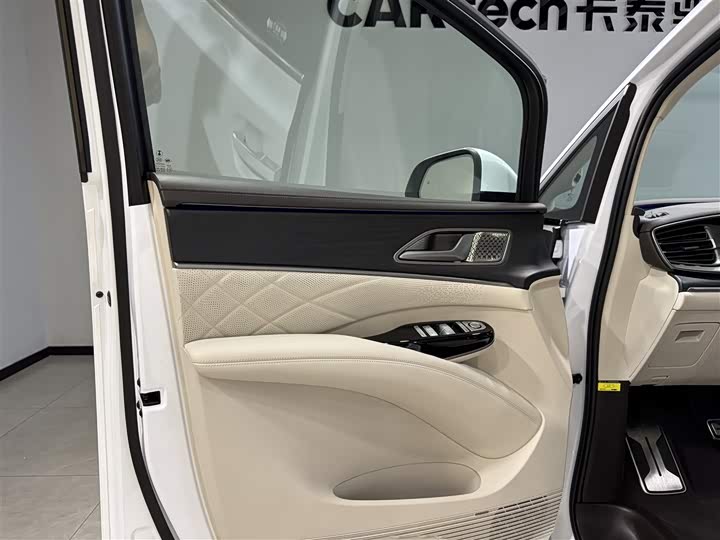 Denza D9 2025 2025款 DM-i 智驾版 1020 四驱旗舰型