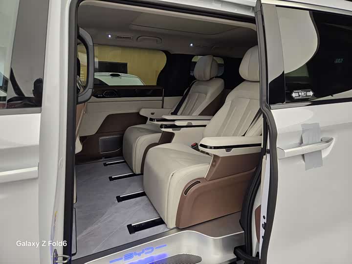 BYD Xia 2025 2025款 DM-i 1.5T 180km 超越型