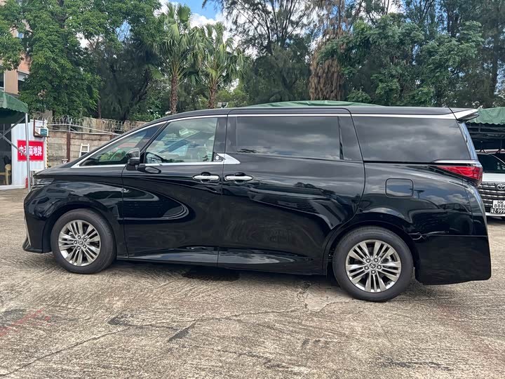 Toyota Alphard 2025 2025款 双擎 2.5L 尊贵黄金版