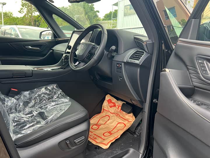 Toyota Alphard 2025 2025款 双擎 2.5L 尊贵黄金版