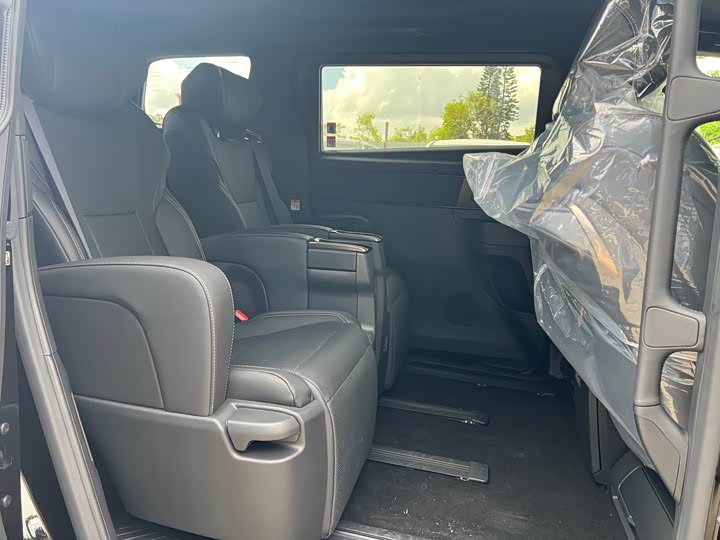 Toyota Alphard 2025 2025款 双擎 2.5L 尊贵黄金版