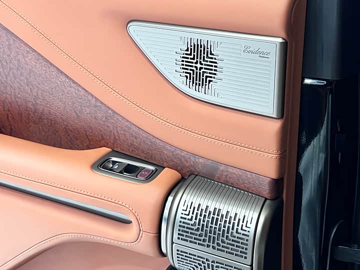 BYD Yangwang U8 2023 2023款 豪华版