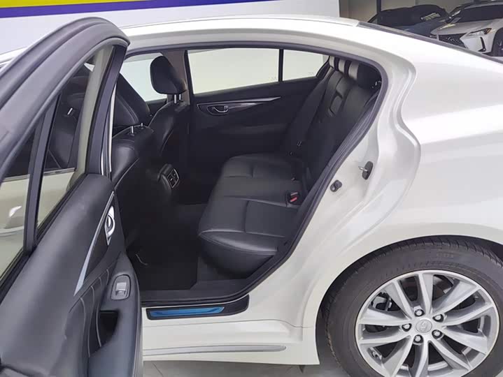 Infiniti Q50L 2022 2022款 2.0T 舒适版