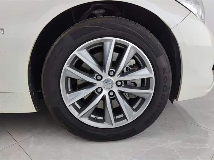 Infiniti Q50L 2022 2022款 2.0T 舒适版