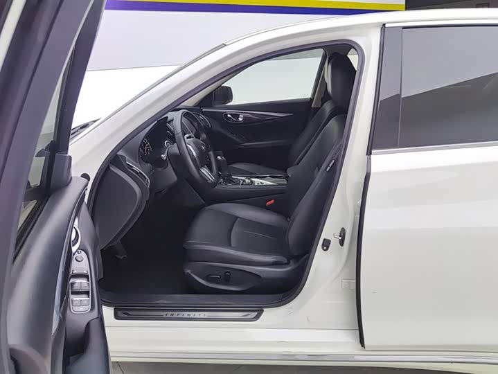 Infiniti Q50L 2022 2022款 2.0T 舒适版