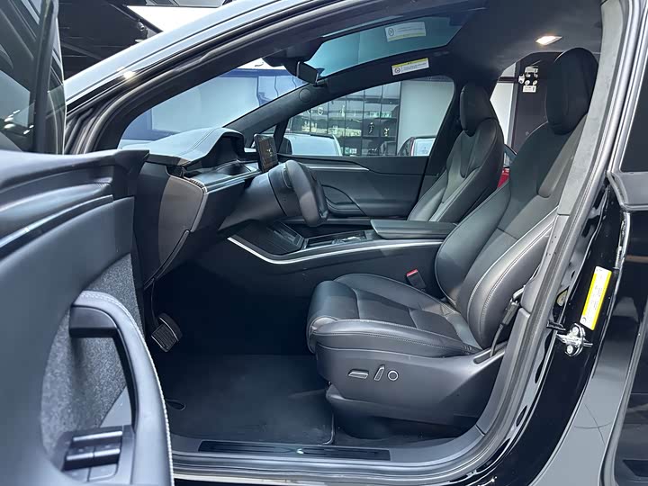 Tesla Model X 2023 2023款 三电机全轮驱动 Plaid版