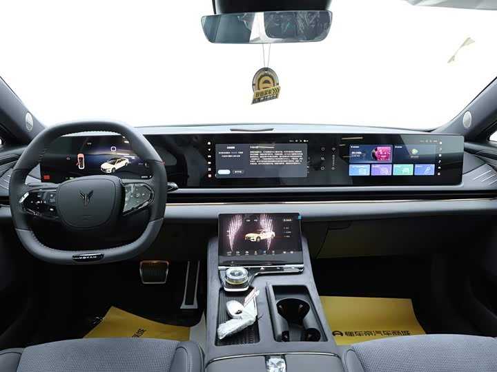 Voyah Passion 2024 2024款 PHEV 四驱超长续航行政版