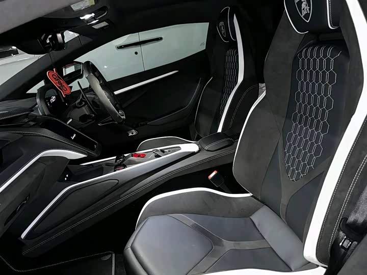 Lamborghini Revuelto 2023 2023款 6.5L PHEV标准版