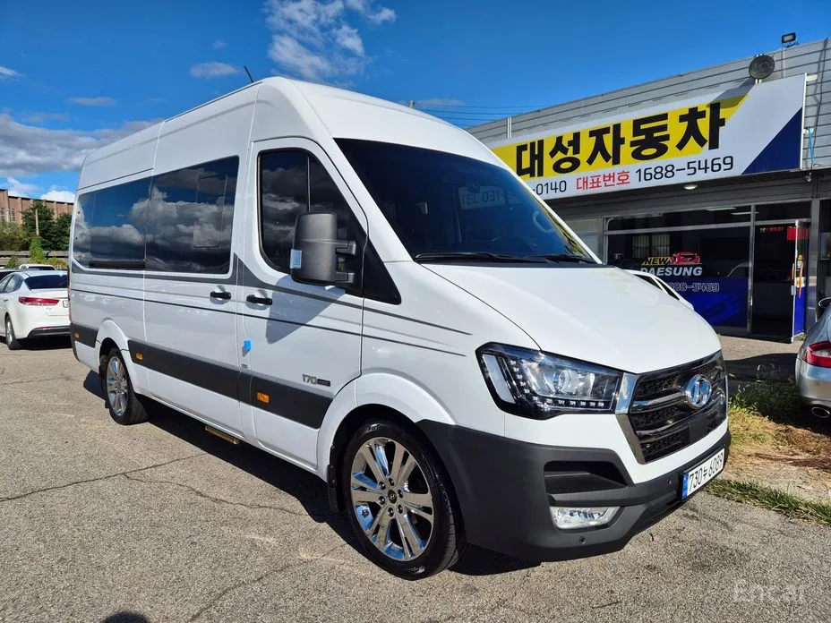 Hyundai Solati 2015 15-seater