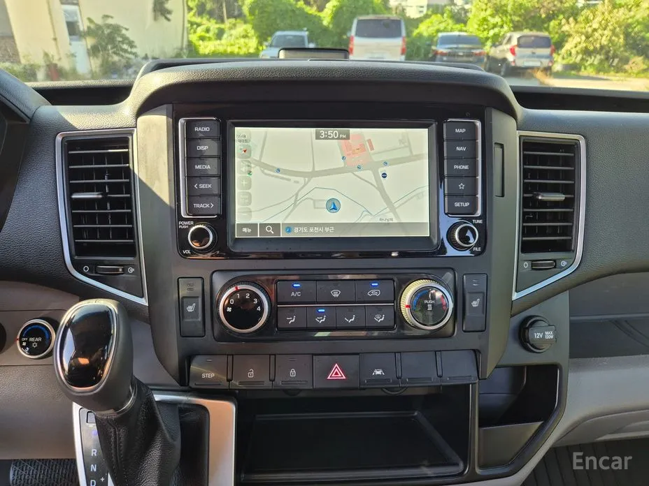 Hyundai Solati 2015 15-seater