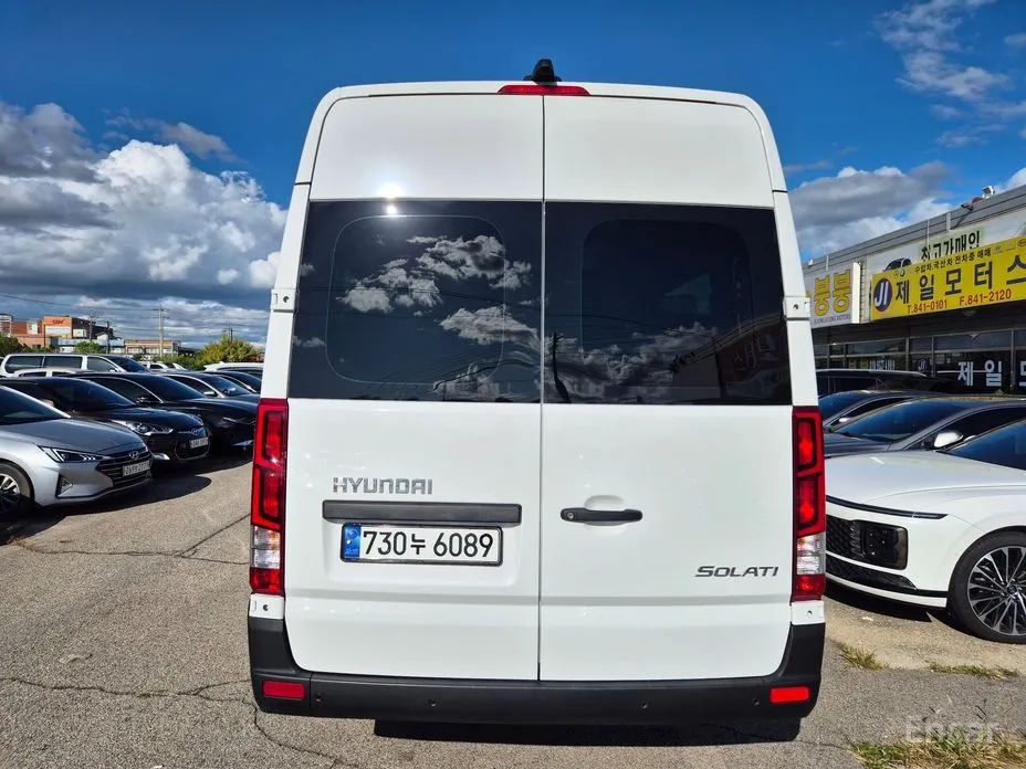 Hyundai Solati 2015 15-seater