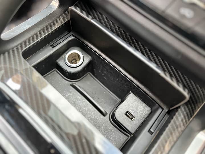 Maxus D90 Pro 2021 2021款 2.0T 柴油四驱阿拉善版 5座