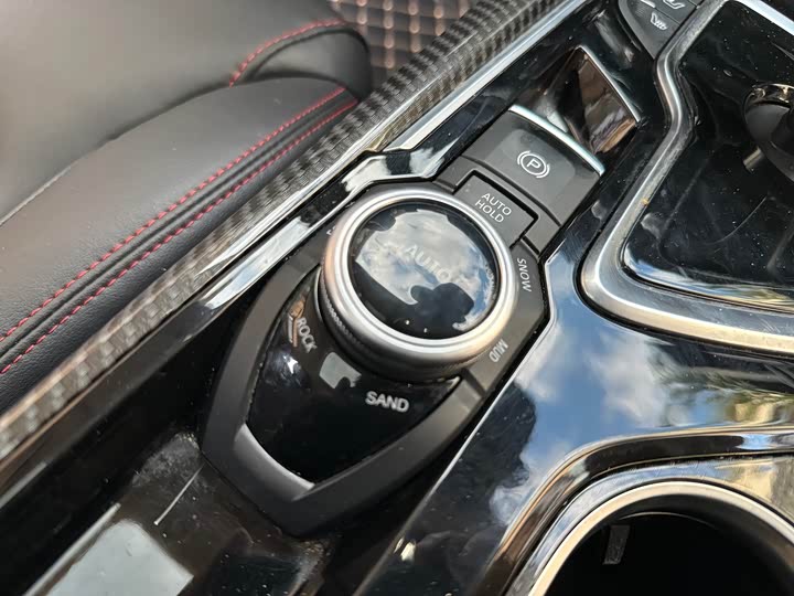 Maxus D90 Pro 2021 2021款 2.0T 柴油四驱阿拉善版 5座