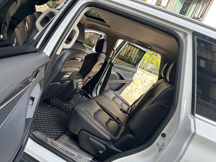 Maxus D90 Pro 2021 2021款 2.0T 柴油四驱阿拉善版 5座