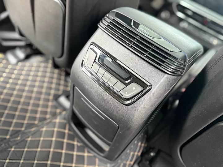 Maxus D90 Pro 2021 2021款 2.0T 柴油四驱阿拉善版 5座