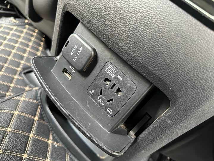 Maxus D90 Pro 2021 2021款 2.0T 柴油四驱阿拉善版 5座