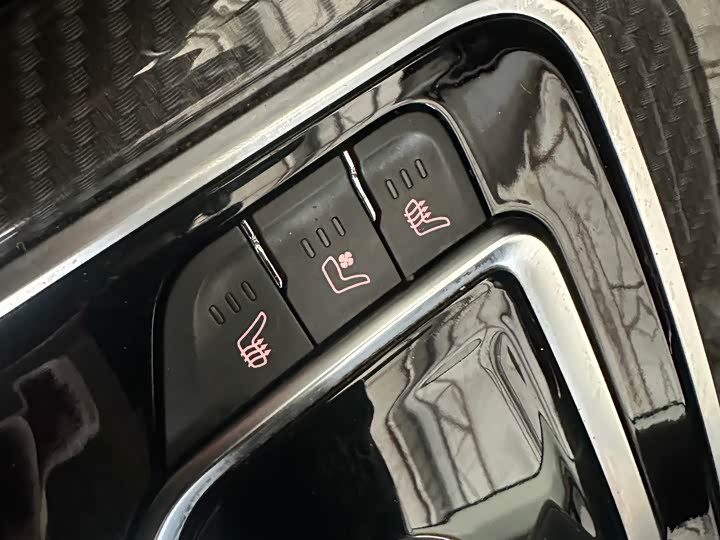 Maxus D90 Pro 2021 2021款 2.0T 柴油四驱阿拉善版 5座