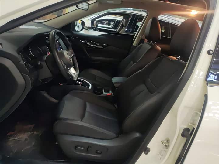 Nissan X-Trail 2023 2023款 经典 2.0L 两驱智联臻享版