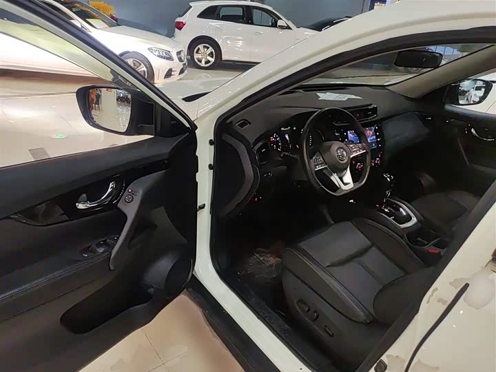 Nissan X-Trail 2023 2023款 经典 2.0L 两驱智联臻享版