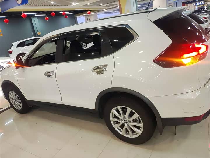 Nissan X-Trail 2023 2023款 经典 2.0L 两驱智联臻享版