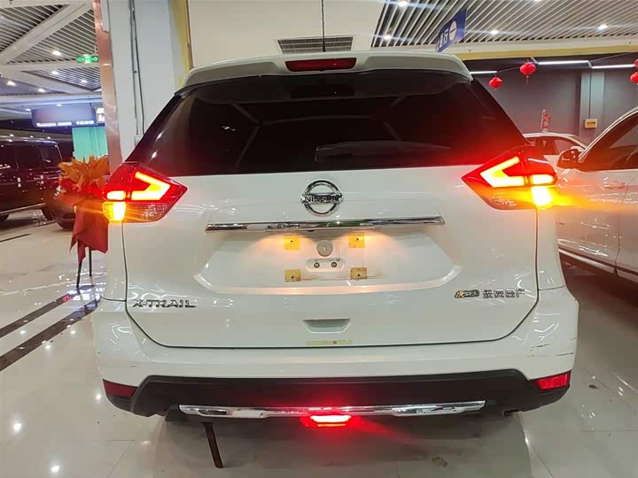 Nissan X-Trail 2023 2023款 经典 2.0L 两驱智联臻享版