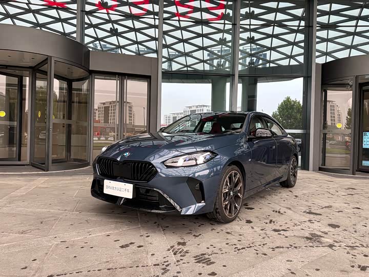 BMW 2 Series 2025 2025款 225L M运动曜夜套装