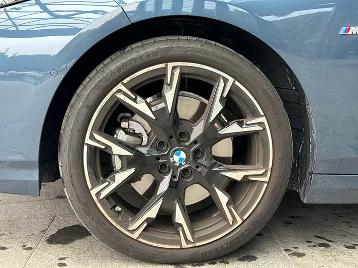 BMW 2 Series 2025 2025款 225L M运动曜夜套装