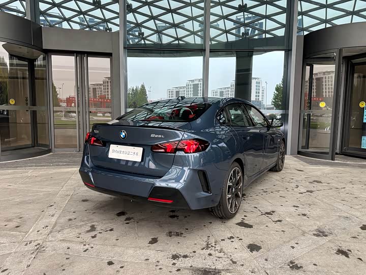 BMW 2 Series 2025 2025款 225L M运动曜夜套装