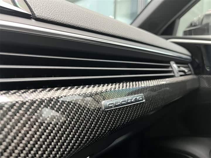 Audi RS 4 2024 2024款 RS4 Avant 燃擎版