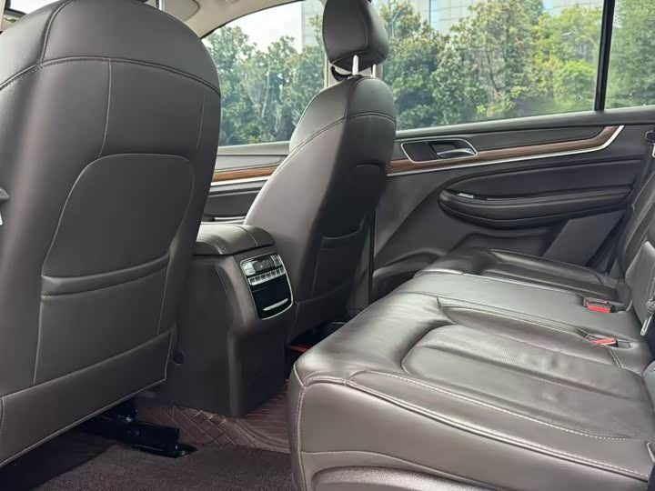 Roewe RX8 2019 2019款 30T 智联网四驱超群旗舰版