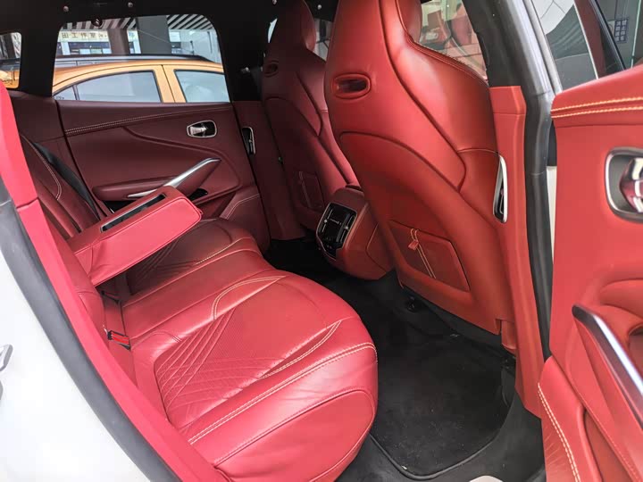 Aston Martin DBX 2022 2022款 3.0T STRAIGHT-SIX