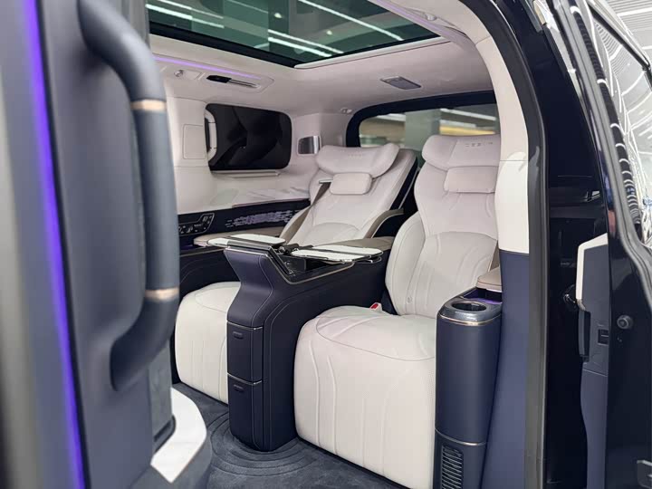 Zeekr 009 2024 2024款 光辉典藏版