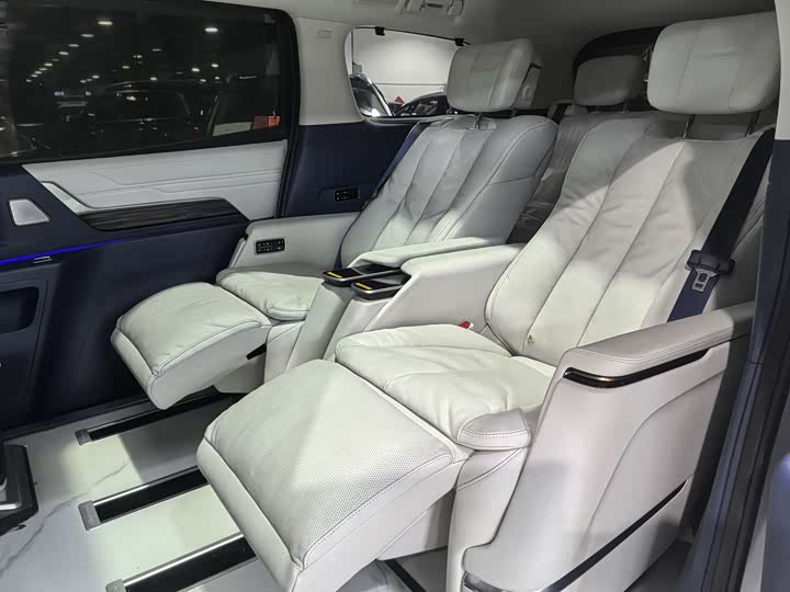 Buick GL8 Century 2025 2025款 2.0T 七座蕴世版