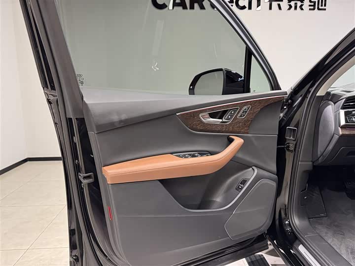 Audi Q7 2024 2024款 45 TFSI quattro S line黑武士型