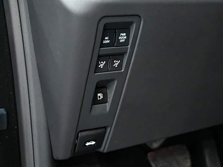 Lexus LM 2023 2023款 500h 六座尊崇版