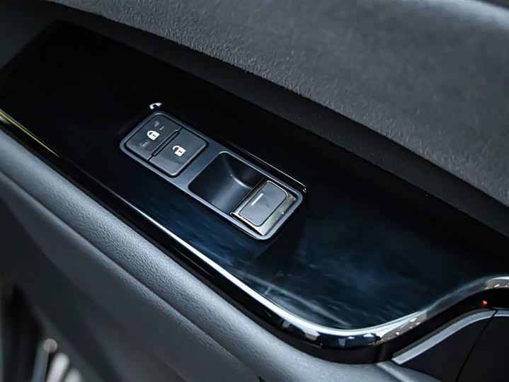 Lexus LM 2023 2023款 500h 六座尊崇版