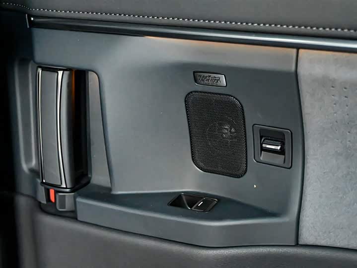 Lexus LM 2023 2023款 500h 六座尊崇版