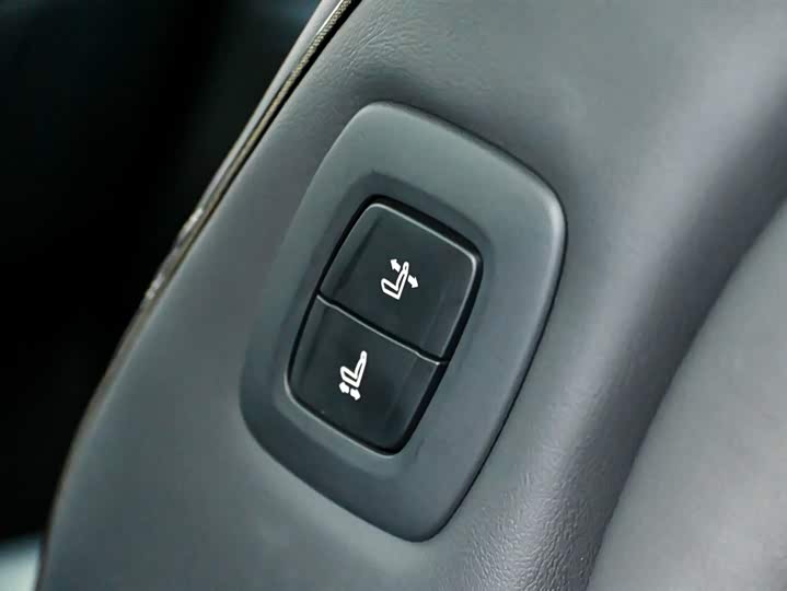 Lexus LM 2023 2023款 500h 六座尊崇版