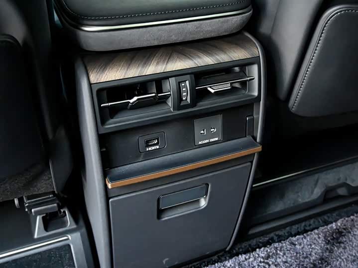 Lexus LM 2023 2023款 500h 六座尊崇版